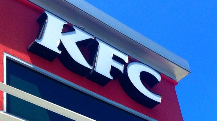 Владелец KFC продаст бизнес в России местному оператору