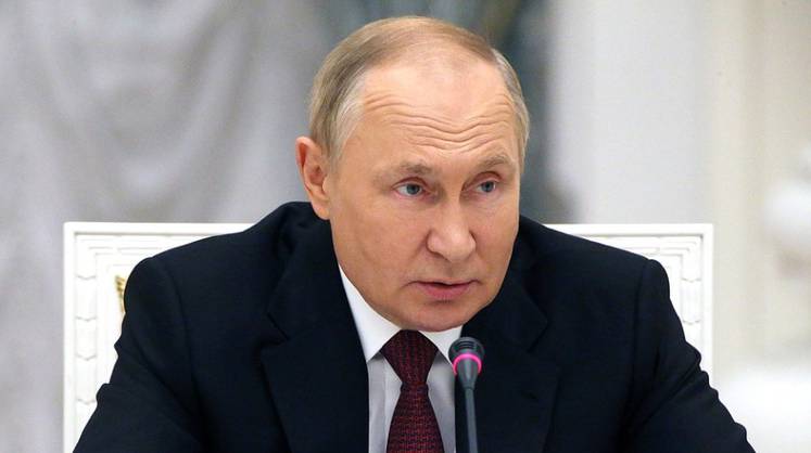 Путин поручил нарастить объемы производства на предприятиях ОПК в кратчайшие сроки