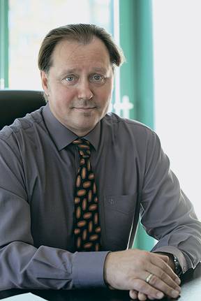 АНДРЕЙ ГОРДЕЕВ//ВЕДОМОСТИ/ТАСС Генеральный директор ЕМС Андрей Яновский считает важным обеспечивать полный комплекс медицинских услуг, помогать пациентам на протяжении всей жизни — от рождения до смерти