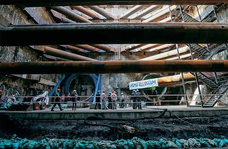 ВЛАДИМИР ГЕРДО/ТАСС Часть станций БКЛ редкого для Москвы «берегового» типа: два пути посередине и платформы с двух сторон. Это следствие применения «испанского» метода — проходческих щитов большого диаметра