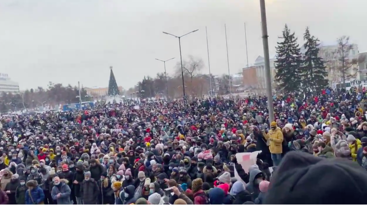 На Дальнем Востоке и в Сибири прошли митинги сторонников Навального