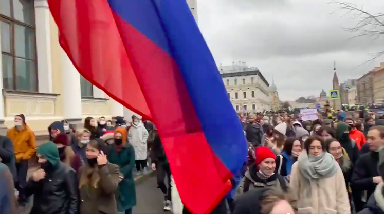 В Москве и Санкт-Петербурге проходят несанкционированные акции протеста сторонников Навального