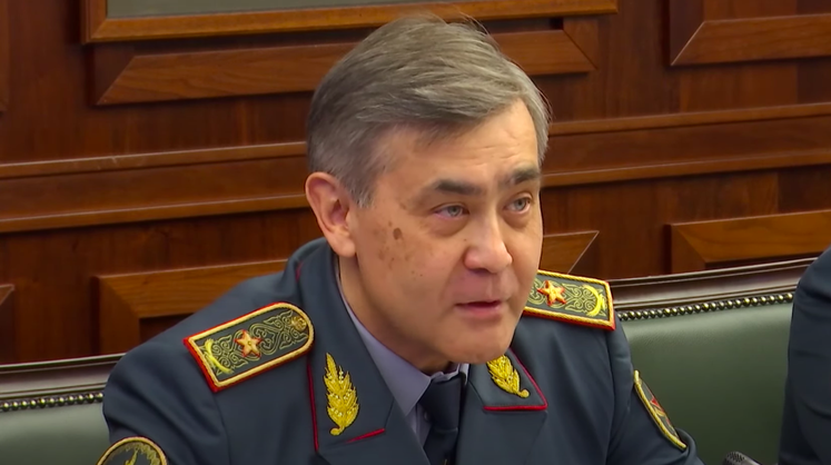 Министр обороны Казахстана подал в отставку после взрывов на военном складе