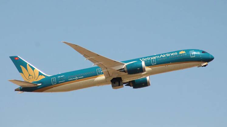 Vietnam Airlines на время приостанавливает полеты в Россию