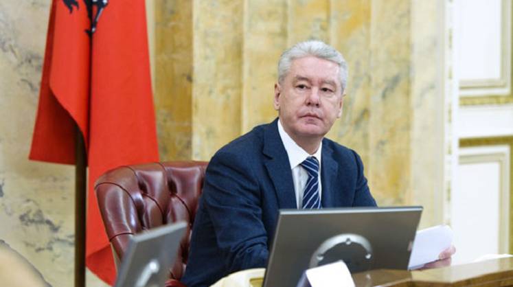 Собянин продлил школьникам каникулы