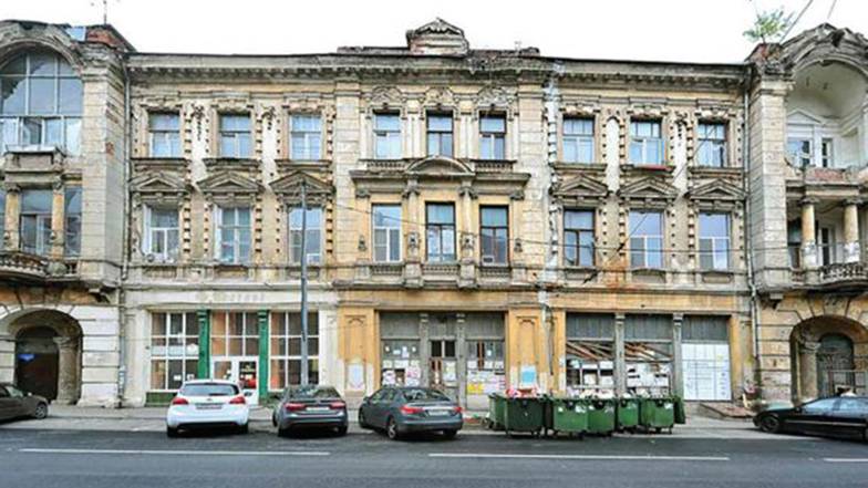 ФОТО: «НАШЕВРЕМЯ» Доходный дом Кисина на ул.Московской долго не могли отреставрировать из-за статуса памятника