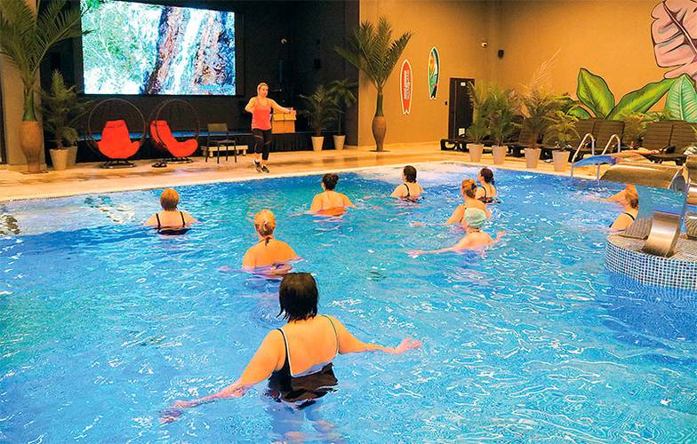 ОЛЕГ СЕРДЕЧНИКОВ Каждый час в «Термоленде» проходят какие-то активности и коллективные парения