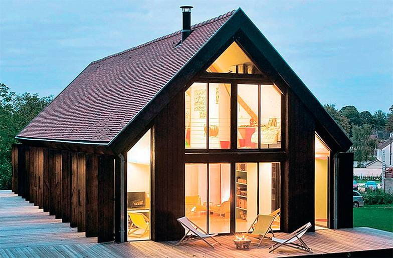  В моду входят дома в стиле барнхаус — похожие на высокий амбар минималистичные здания