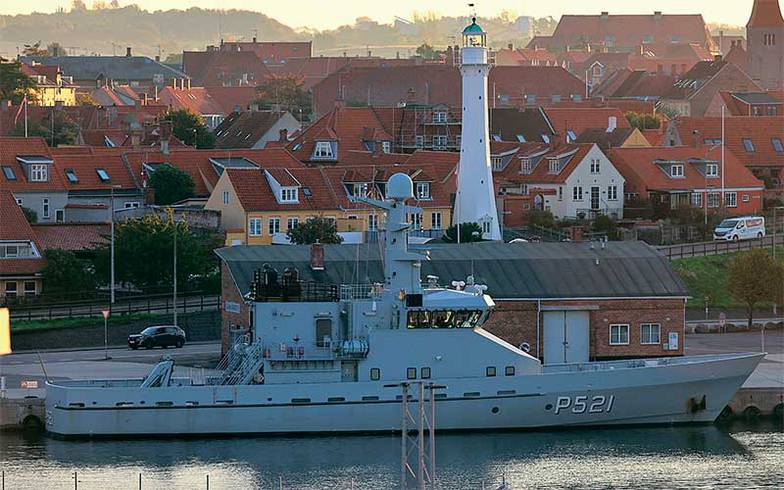 EPA/HANNIBAL HANSCHKE Патрульный катер Королевских ВМС Дании у острова Борнхольм, неподалеку от которого были подорваны газопроводы