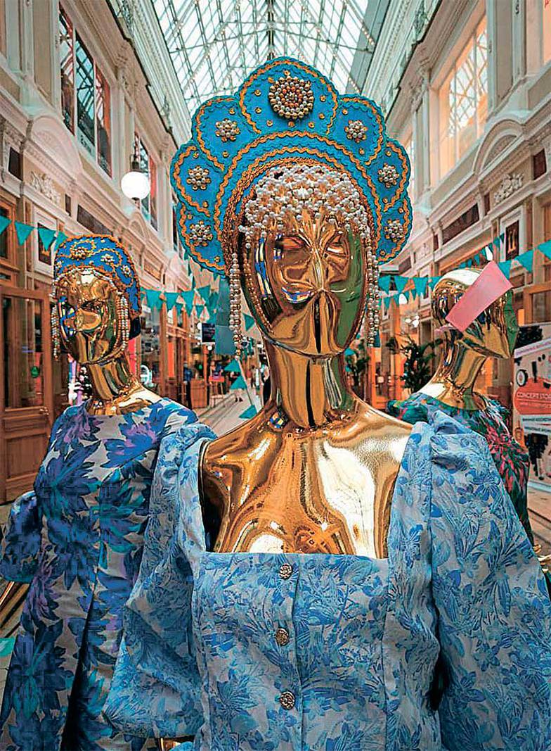 Magic Group В России есть сильнейшие культурные традиции, не только в плане одежды, а в плане вообще всей экосистемы: дизайн, одежда, сувенирка, игрушки, зодчество