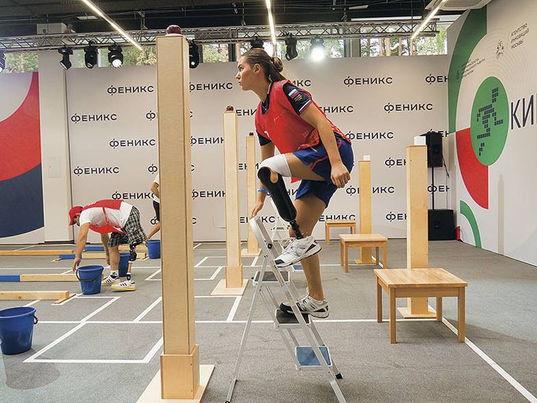 ОЛЕГ СЕРДЕЧНИКОВ Правильное назначение изделия, качественное изготовление гильзы и качественная сборка протеза, реабилитация — «первичника», как ребенка, нужно учить ходить заново