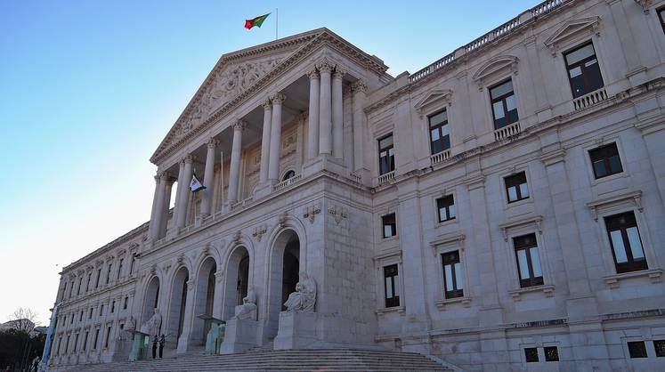 Парламент Португалии легализовал эвтаназию