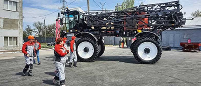 «ЭКСПЕРТ ЮГ» Самоходный опрыскиватель «Ростсельмаш»