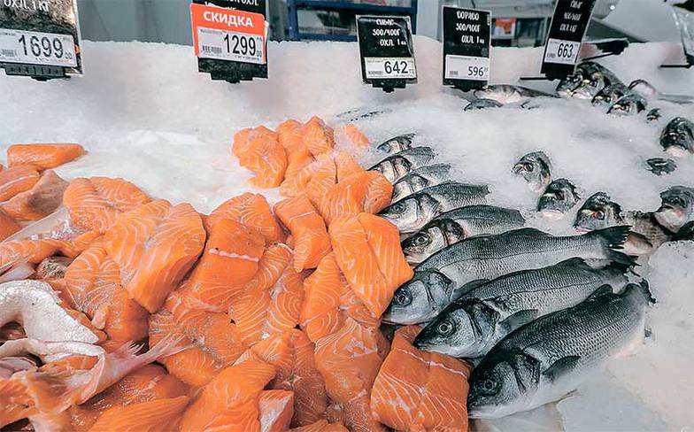 TASS Стоимость атлантического лосося (семги и морской форели) в магазинах стала зашкаливать за три тысячи рублей за килограмм