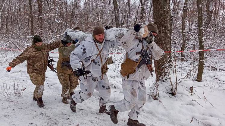 На Украине обязали беременных и женщин с детьми встать на воинский учет