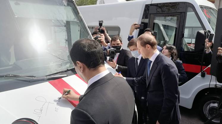 Горьковский автозавод поставил автомобили скорой помощи в Узбекистан