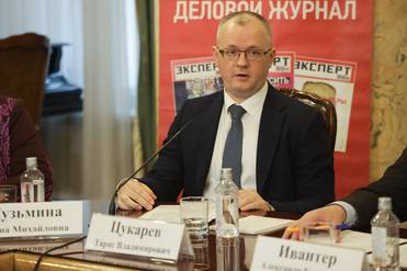 Олег Сердечников Руководитель направления <Инвестиции и торговля> Центра интеграционных исследований Евразийского банка развития Тарас Цукарев