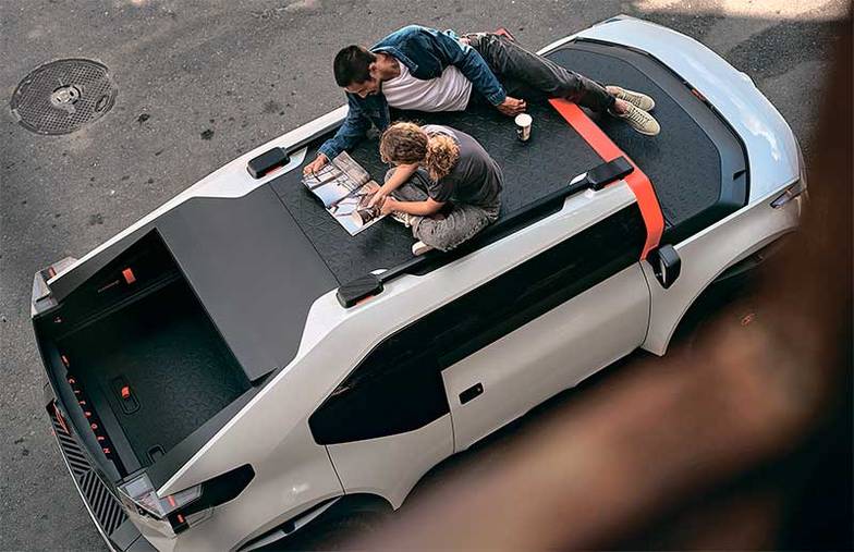  Концептуальный Citroën Oli, компактный (4,2 м длиной) сити-кроссовер «народного» сегмента. Предельная простота (в том числе интерьера), многофункциональность и кратно больший нынче принятого ресурс — таковы, по мнению французов, основные направления развития автомобилей для стремительно беднеющего среднего класса