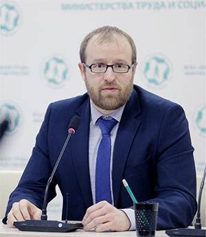  Владимир Смирнов, исполняющий обязанности генерального директора ВНИИ труда Минтруда России