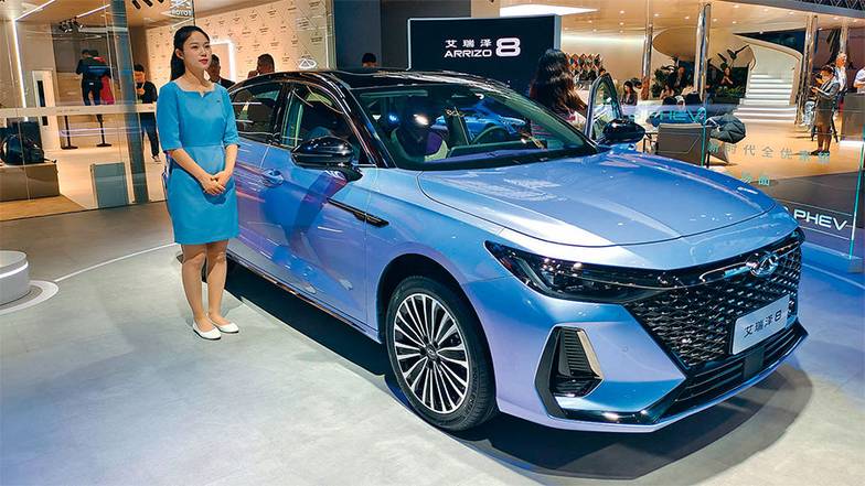 Алексей Грамматчиков Обновленный седан Chery Arrizo 8 получил гибридный двигатель, но в Россию скоро будет поставляться модификация пока с обычным мотором