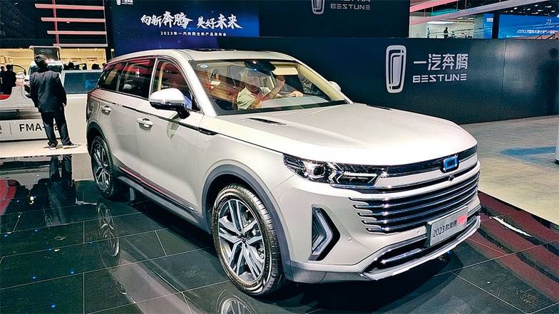 Алексей Грамматчиков Во время Шанхайского автосалона было объявлено, что летом этого года начнутся официальные поставки на российский рынок флагманского кроссовера FAW Bestune T99