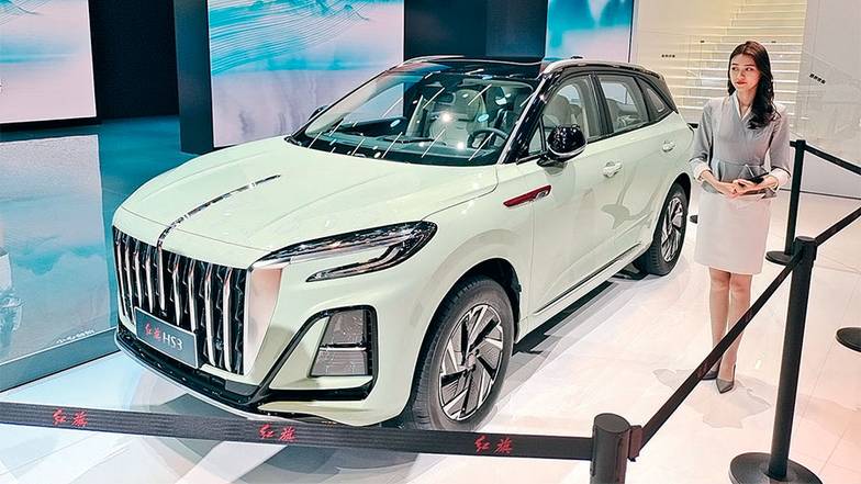 Алексей Грамматчиков Вскоре после автосалона бренд Hongqi объявил о выходе на российский рынок. В Шанхае он, в частности, представил обновленный компактный кроссовер HS3 c двухлитровым бензиновым турбированным мотором мощностью 252 л. с.