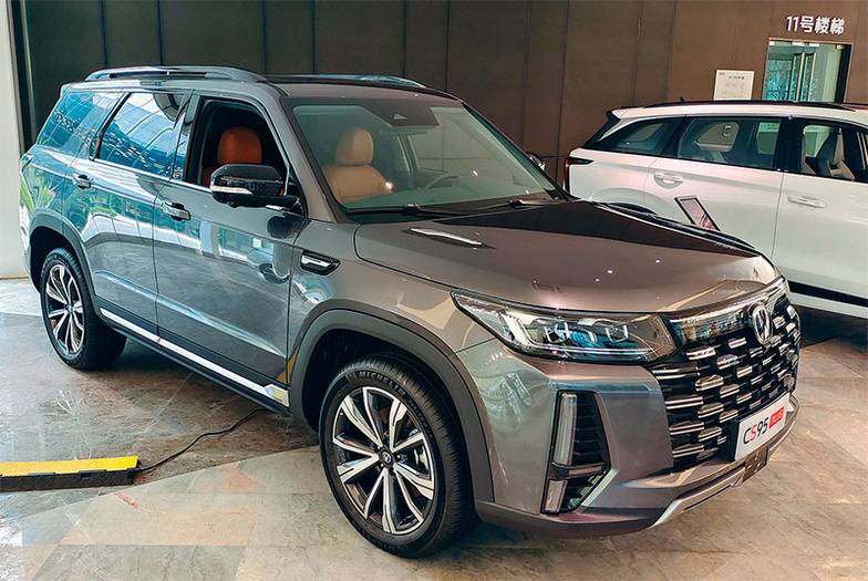 Алексей Грамматчиков Большой новый внедорожник Changan CS95 рассчитан на семь мест, причем на третьем ряду сидений вполне просторно