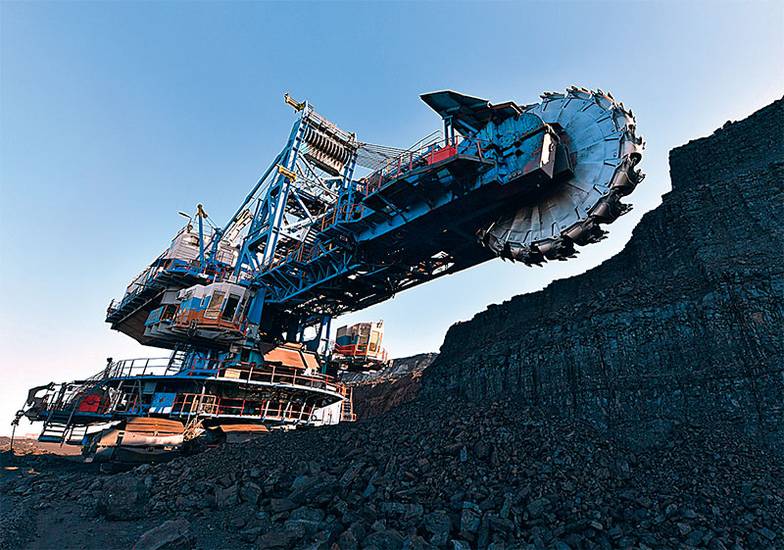 АЛЕКСАНДР МАНЗЮК/ТАСС Красноярский край. Добыча угля на Бородинском разрезе имени М. И. Щадова