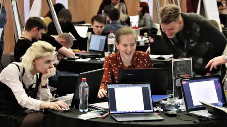 Студентов Москвы после промышленного хакатона позвали на практику крупнейшие промышленники