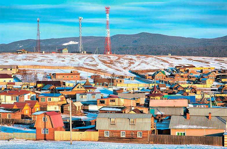 TASS Поселок Хужир, расположенный на северо-западном побережье острова Ольхон на берегу Малого Моря