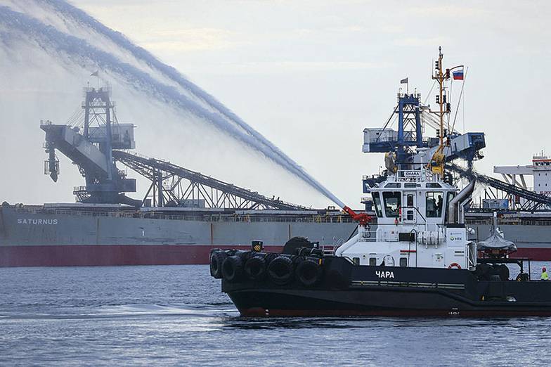 АЛЕКСАНДР РЮМИН/ТАСС Ледокольный, противопожарный буксир терминала «Дальтрансуголь»