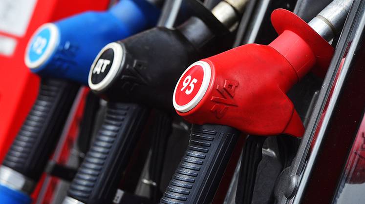В России продолжается рост цен на бензин