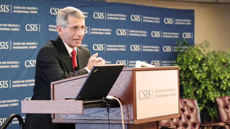 Фаучи: вакцина справляется не со всеми штаммами коронавируса