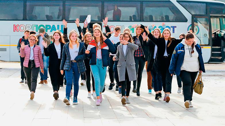 ФОТО ПРЕДОСТАВЛЕНО ПРЕСС-СЛУЖБОЙ ТОАЗА Ученики инженерно-технических классов приезжают с экскурсиями на «Тольяттиазот»