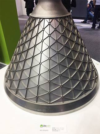 Дмитрий Трубашеский, выставка FormNext-2018 Сопло ракетного двигателя (сопло Лаваля) с изогридами на поверхности. Изготовлено по технологии подвода энергии и материала DED-P (газопорошковой наплавки)