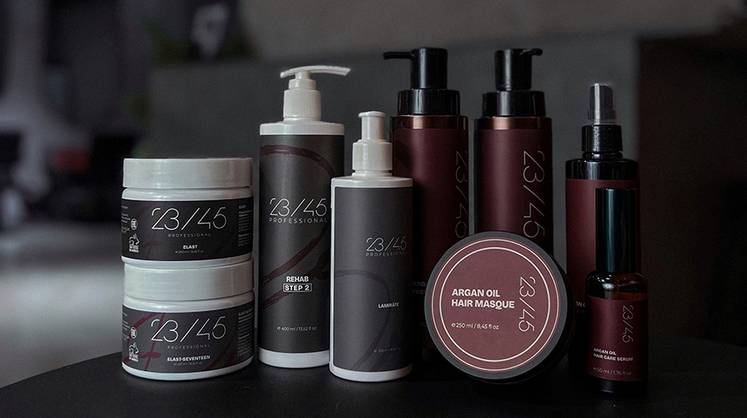 Все началось с выпрямления волос