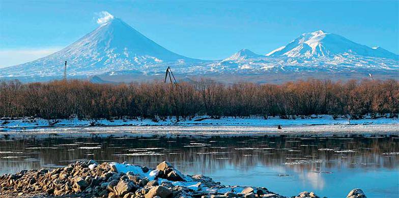 ИТАР-ТАСС/АЛЕКСАНДР ПЕТРОВ «Домашние» вулканы — визитная карточка Петропавловска-Камчатского
