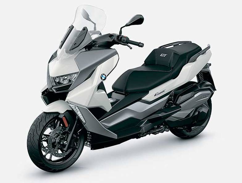 BMW Motorrad Максискутер BMW С400 GT (0,35 л., 34 л.с.) по требованию клерков отдела маркетинга пришлось сделать «как у всех», без функциональных изысков — но с по-европейски стильным и лаконичным экстерьером, чего не скажешь о японских и тайваньских конкурентах.
