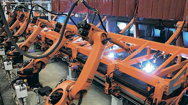 ПРЕДОСТАВЛЕНО ПРЕСС-СЛУЖБОЙ ТВСЗ Роботизированная линия сварки боковых стен вагонов на Тихвинском вагоностроительном заводе