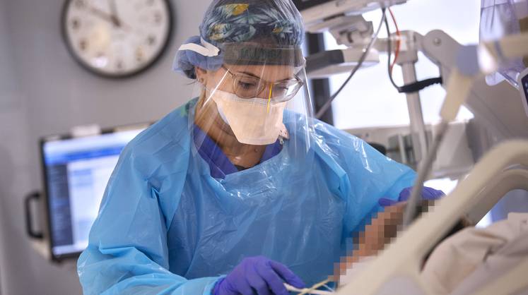 В России за сутки выявлено менее 10 тыс инфицированных коронавирусом