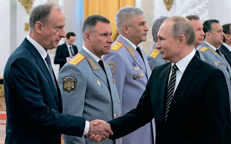 МИХАИЛ КЛИМЕНТЬЕВ/ТАСС Секретарь Совета безопасности РФ Николай Патрушев и президент Владимир Путин