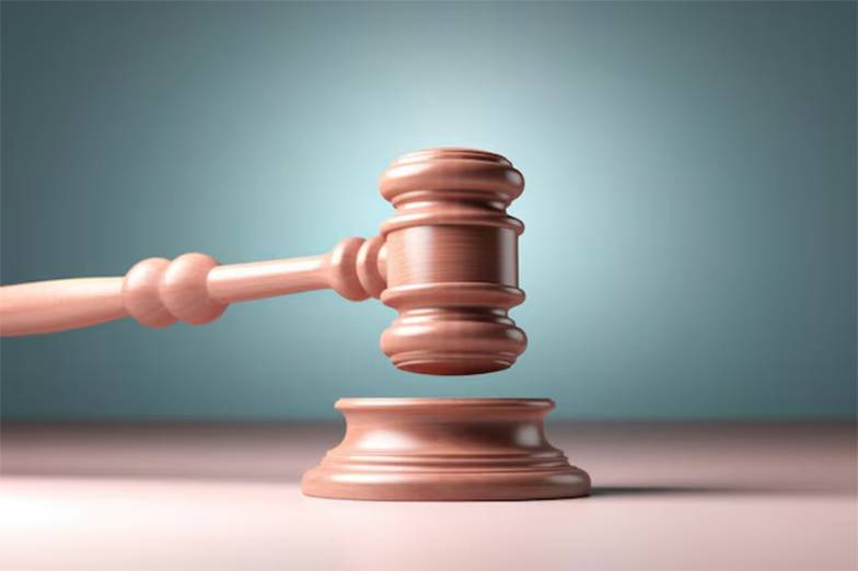 Freepik Подача в суд заявления о банкротстве может быть правом или обязанностью должника