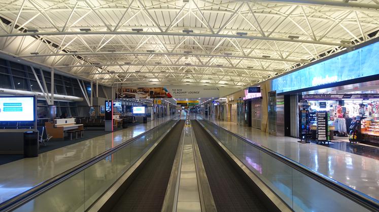 США сохранят запрет на въезд в страну из-за коронавируса