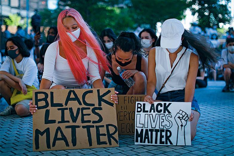 EPA/DAI KUROKAWA Акция «Жизни черных имеют значение»