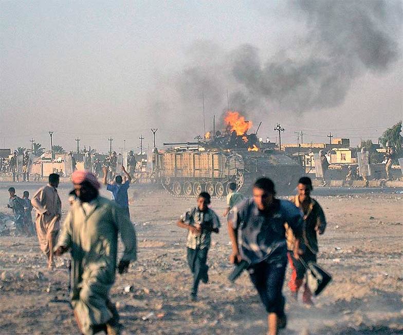 AP PHOTO/NABIL AL-JURANI Вторжение западной коалиции в Ирак, 2003 год, операция «Иракская свобода»