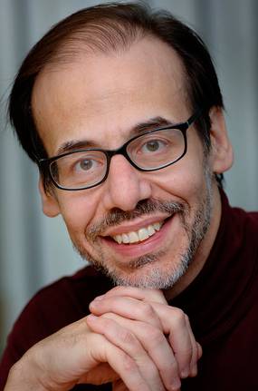 ИЗ ЛИЧНОГО АРХИВА Я легко могу представить себе искусственный интеллект, который играет важную роль в работе государства, например за счет того, что находит оптимальные пути для реализации воли людей