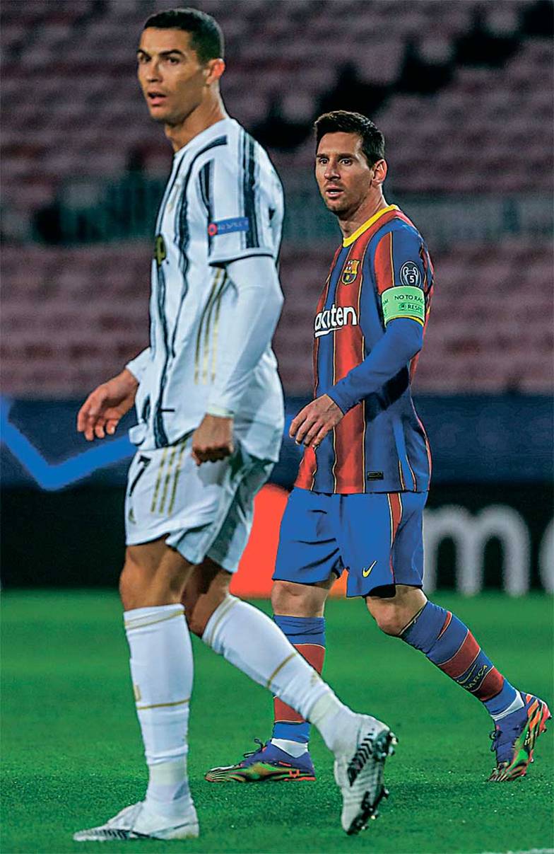 AP PHOTO/JOAN MONFORT Для Лионеля Месси (справа) и Криштиану Роналду нынешний чемпионат — это последняя попытка стать чемпионом мира