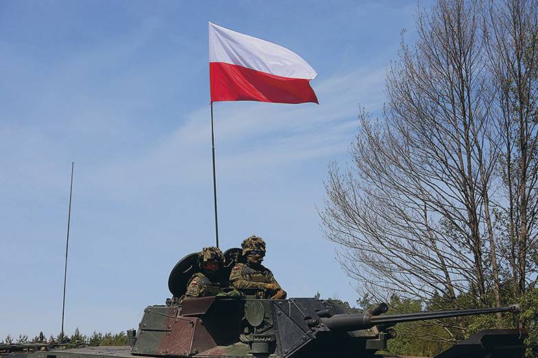 EPA/ARTUR RESZKO Тема милитаризации Польши вообще не встречает серьезной критики