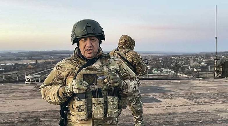 ПРЕСС-СЛУЖБА КОМПАНИИ “КОНКОРД”/ТАСС В пятницу 3 марта 2023 года основатель ЧВК «Вагнер» Евгений Пригожин заявил, что Артемовск (Бахмут) фактически окружен