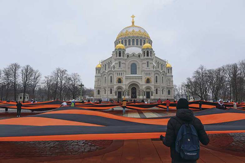 РОМАН ПИМЕНОВ/ТАСС Флешмоб, приуроченный ко Дню моряка-подводника в Кронштадте